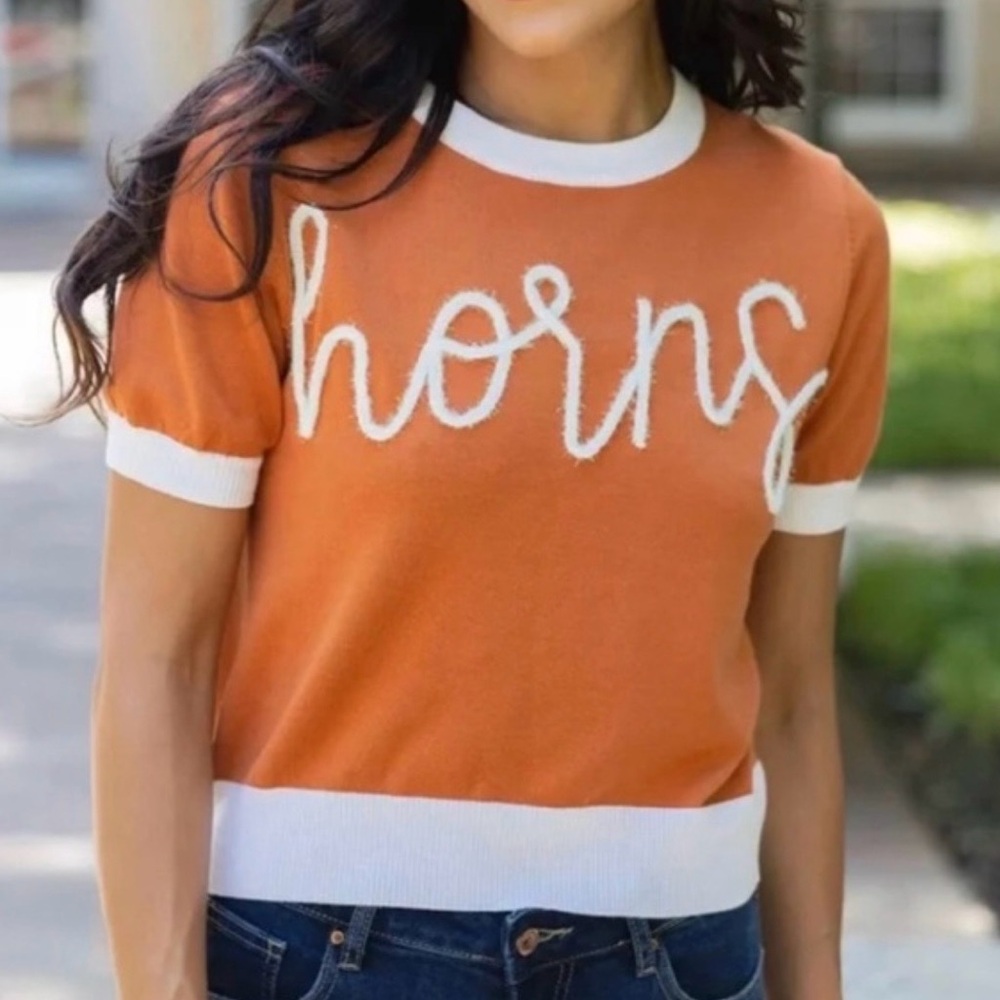 QUEEN OF SPARKLES Orange Short Sleeve Knit Sweater with White Trim
